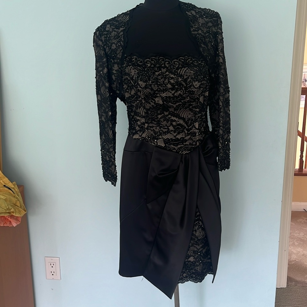 Evening/cocktail dress with matching Bolero jacket. hand beaded lace, size 4 new